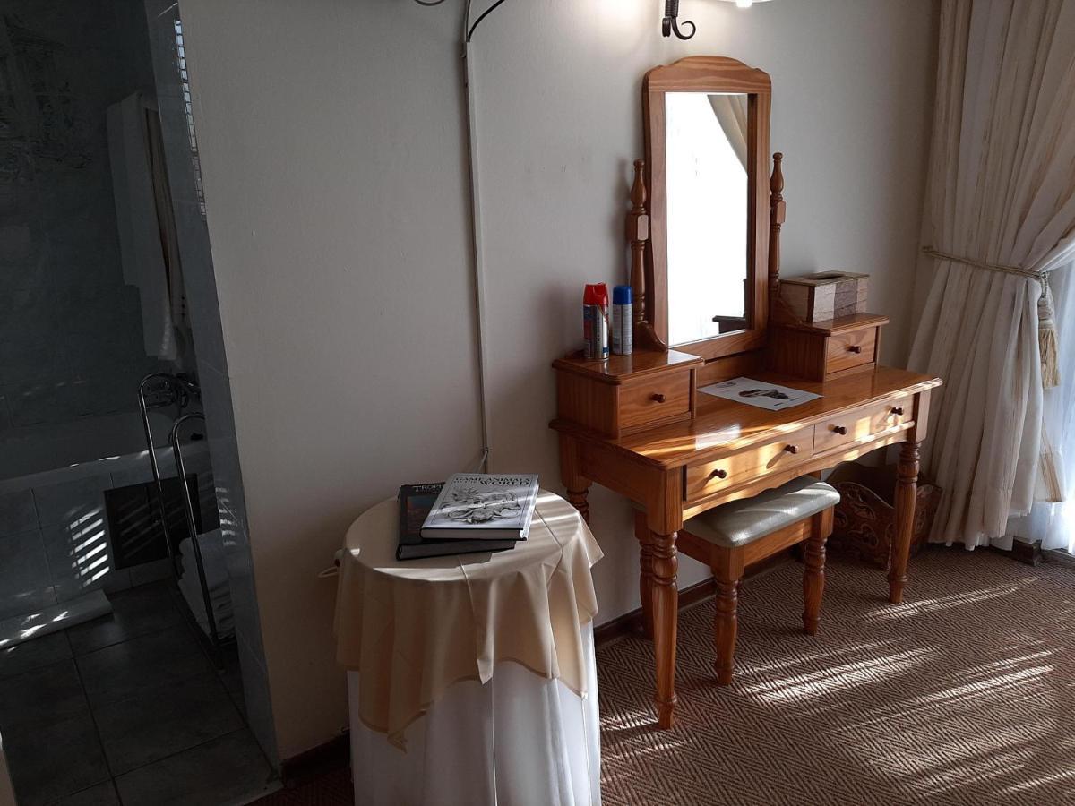 Afton Safari Lodge Kempton Park Bagian luar foto