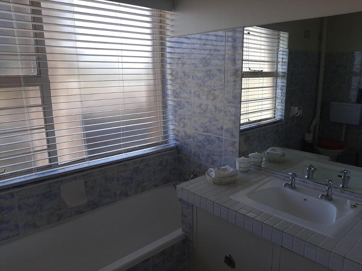 Afton Safari Lodge Kempton Park Bagian luar foto