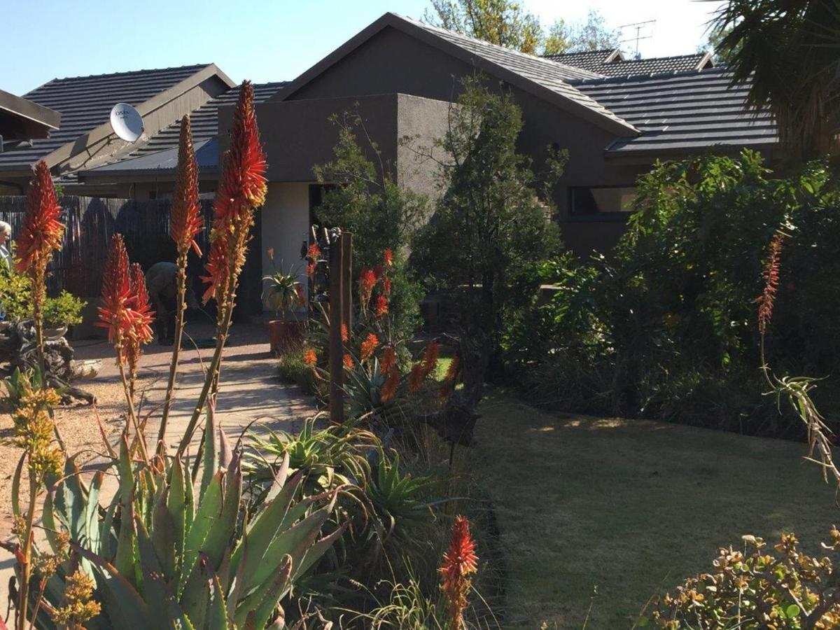 Afton Safari Lodge Kempton Park Bagian luar foto